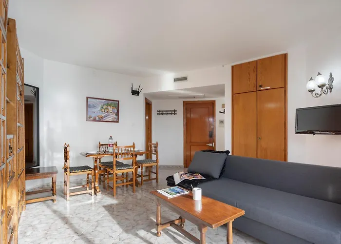 1004 - Beachfront Apartment On El Paseo, 4 Pers - Air Conditionning - Wi-Fi - Smart Tv