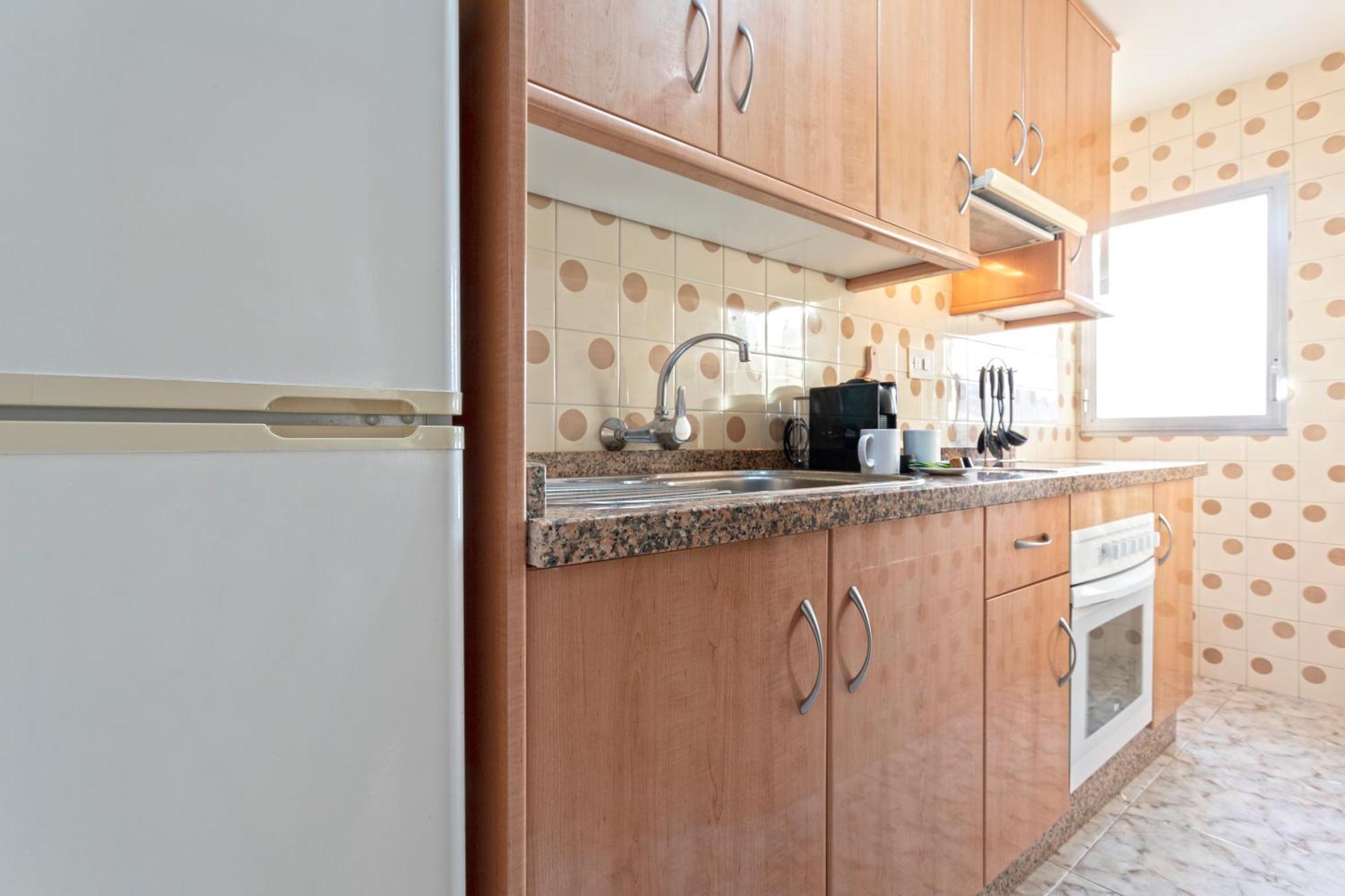 Apartment 1004 - Beachfront On El Paseo, 4 Pers - Air Conditionning - Wi-fi - Smart Tv *