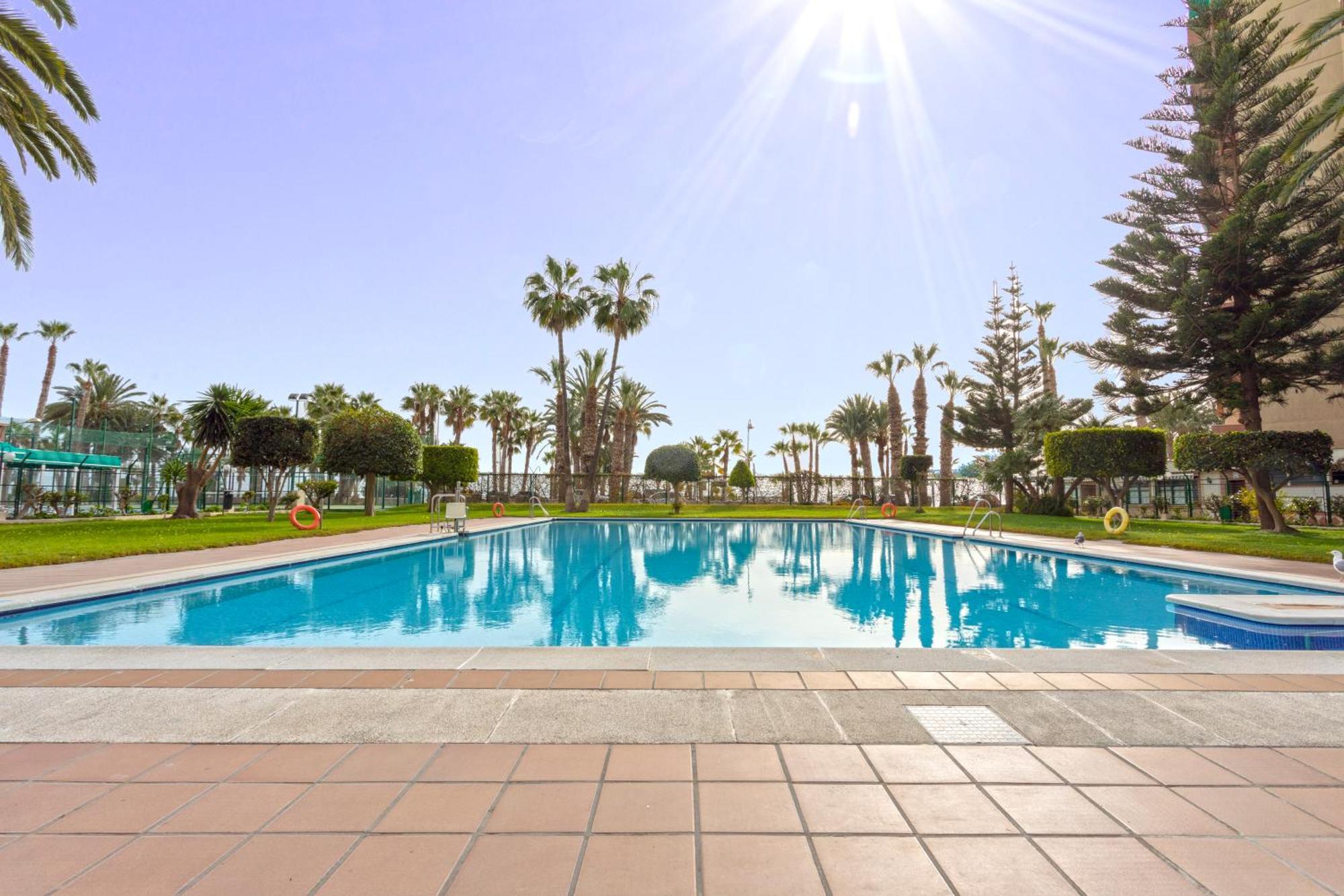1004 - Beachfront On El Paseo, 4 Pers - Air Conditionning - Wi-fi - Smart Tv * Almunecar