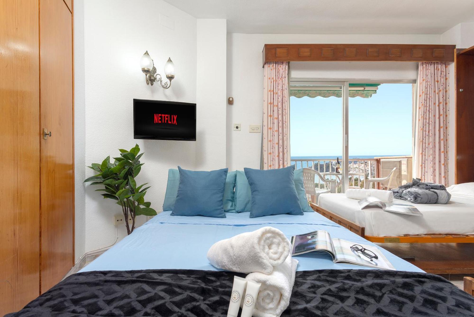 1004 - Beachfront On El Paseo, 4 Pers - Air Conditionning - Wi-fi - Smart Tv Apartment Almunecar