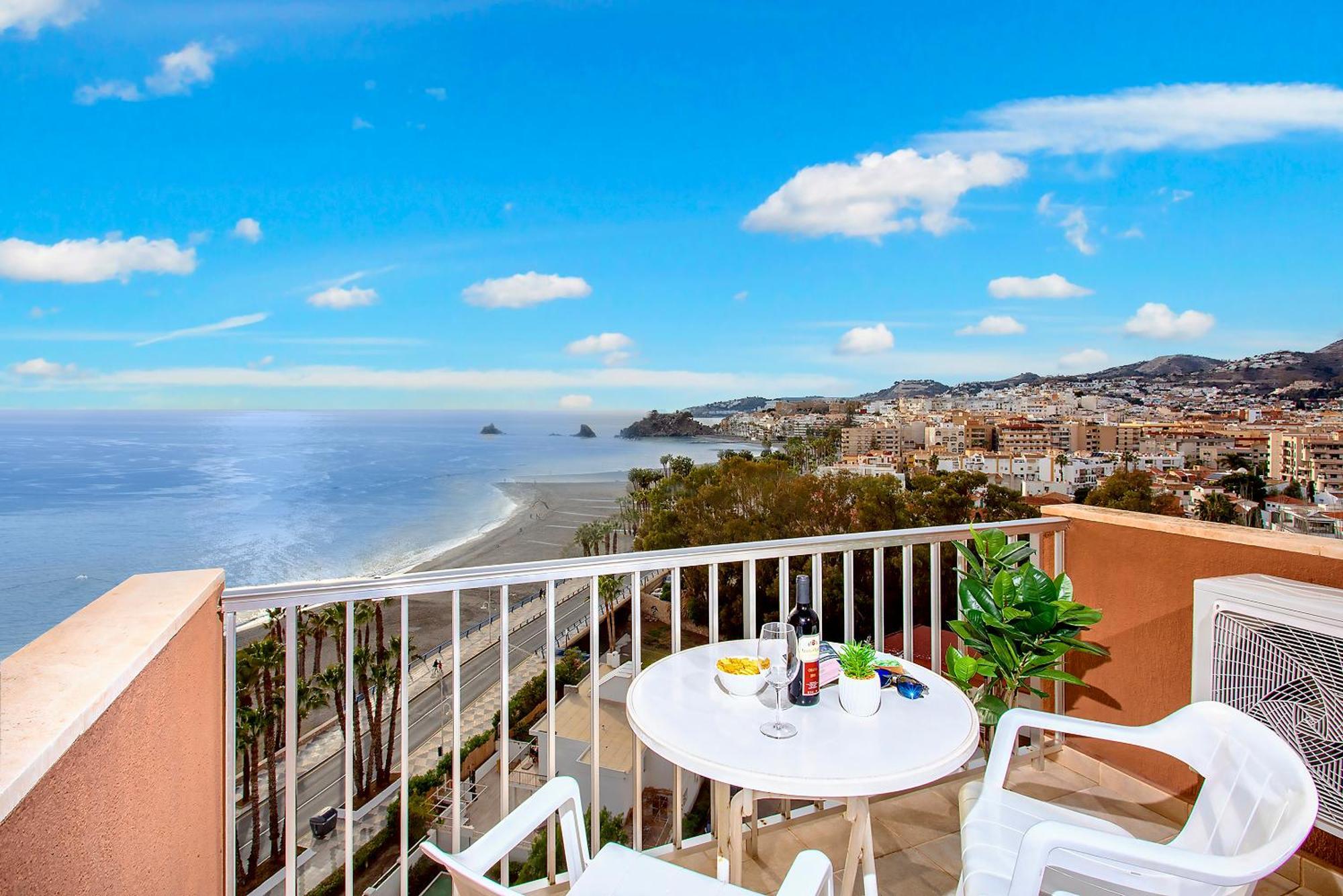 1004 - Beachfront On El Paseo, 4 Pers - Air Conditionning - Wi-fi - Smart Tv
