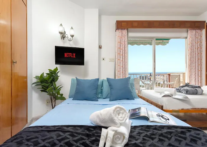 1004 - Beachfront Apartment On El Paseo, 4 Pers - Air Conditionning - Wi-Fi - Smart Tv