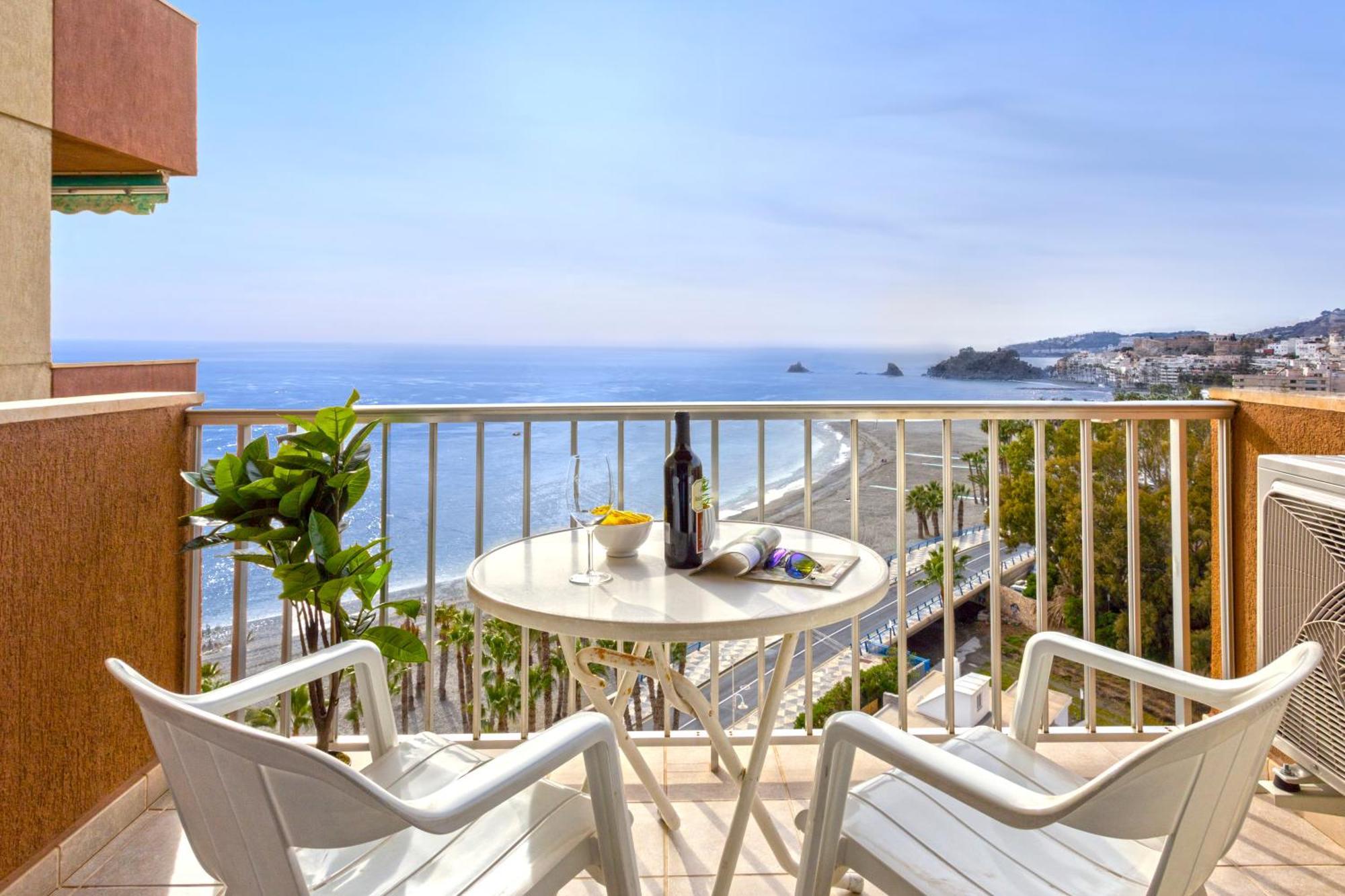 1004 - Beachfront On El Paseo, 4 Pers - Air Conditionning - Wi-fi - Smart Tv *